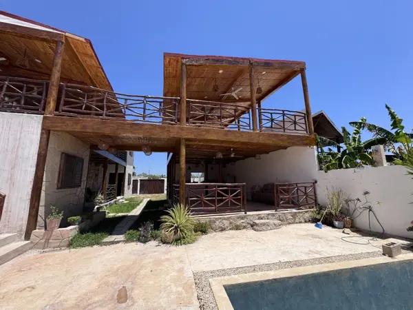 RESIDENCIA TIPO CABAÑA A MINUTOS DE LA PLAYA RESIDENCIA TIPO CABAÑA A MINUTOS DE LA PLAYA