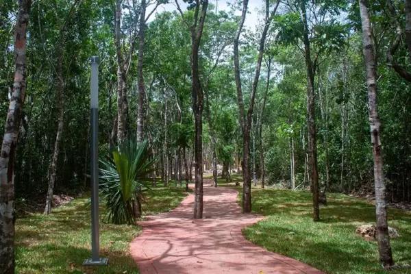 Terreno en esquina en venta en Bosques De Playa Residencial, Playa del Carmen