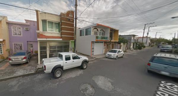 CASA EN VENTA EN LAGUNA REAL, VER-VER