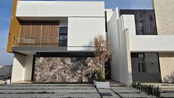 CASA EN VENTA GEMA RESIDENCIAL