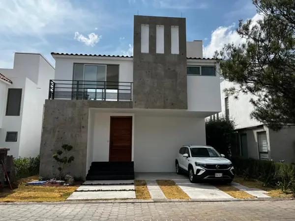 Residencia NUEVA en Venta en Condado del Valle, Metepec