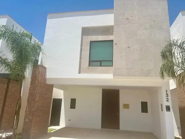 Casa en VENTA en Fraccionamiento en Zona Ampliación Senderos Casa en VENTA en Fraccionamiento en Zona Ampliación Senderos