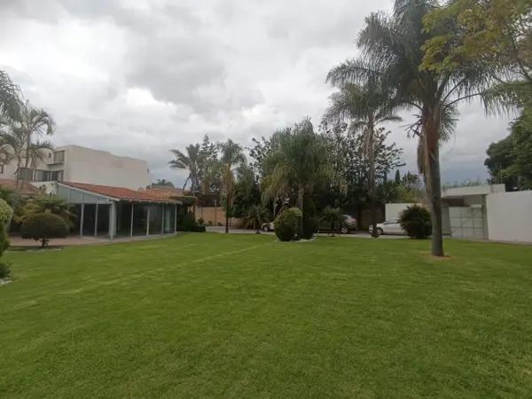 Terreno en venta en San Bernardino Tlaxcalancingo, San Andrés Cholula, Puebla Terreno en venta en San Bernardino Tlaxcalancingo, San Andrés Cholula, Puebla