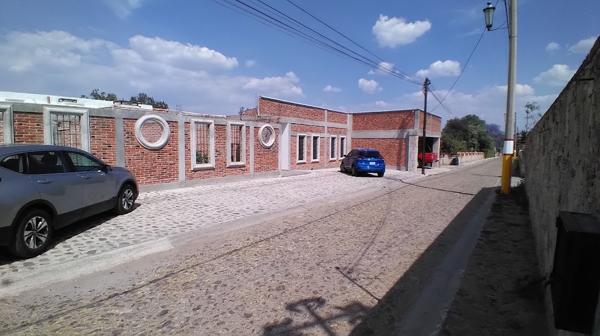 CASA EN VENTA EN CENTRO HIPICO TEQUISQUIAPAN CASA EN VENTA EN CENTRO HIPICO TEQUISQUIAPAN
