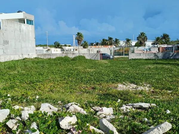 Terreno frente a la playa