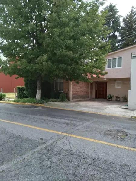 Casa en venta en San Carlos, Metepec, México