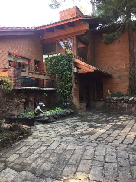 Casa en venta en Avandaro, Valle de Bravo, México Casa en venta en Avandaro, Valle de Bravo, México