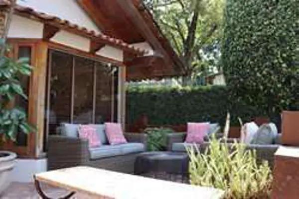 Casa en venta y renta en Peña Blanca, Valle de Bravo, México