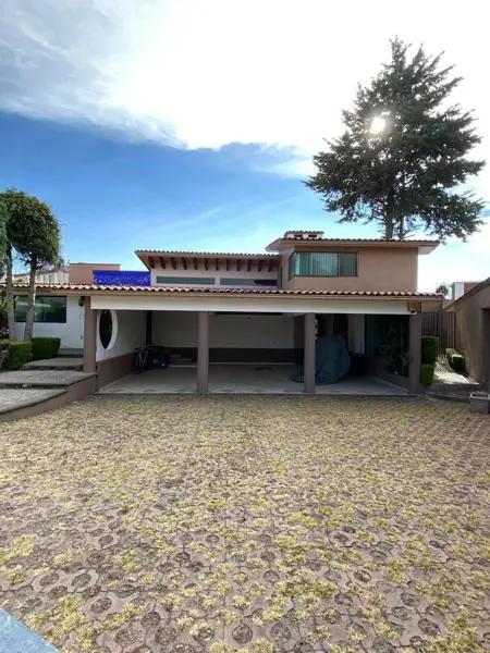 Casa en venta en Cacalomacán Centro, Toluca, México