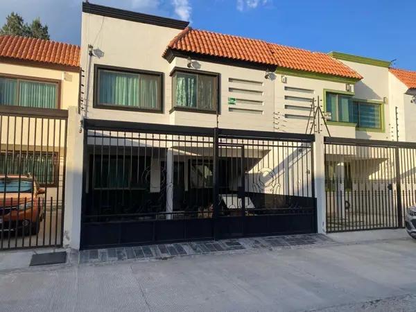 Casa en venta en Cacalomacán Centro, Toluca, México