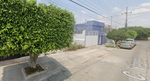VENDO CASA EN EL PINAR DE LA CALMA, ZAPOPAN-JAL