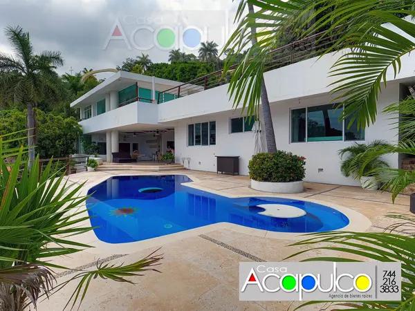 Casa en Las Brisas, vista a la bahía en Acapulco, 4 recámaras y jardín amplio
