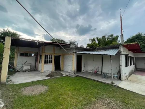 Casa en Tetelpa, Morelos en un solo nivel, cerca del canal.