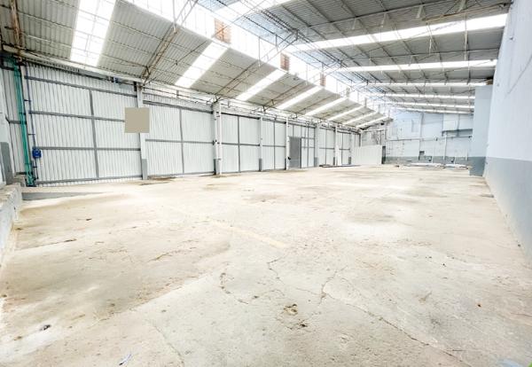 Bodega en renta de180m2 con entrada para trailer en Azcapotzalco