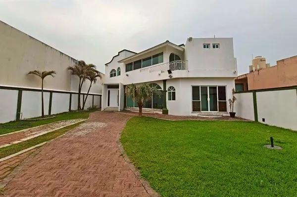 VENDO CASA EN LA RIVIERA CON VISTAS AL MAR VENDO CASA EN LA RIVIERA CON VISTAS AL MAR