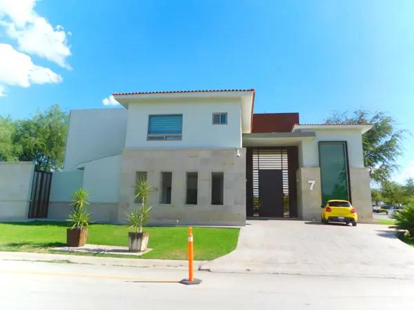 Residencia de Lujo AMUEBLADA en Montebello Club de Golf – Torreón