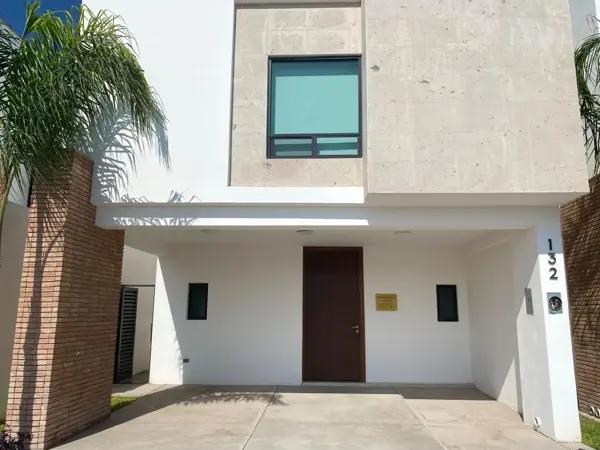 CASA EN VENTA EN RESIDENCIAL LA RIOJA, (MODELO VALENCIA), EN TORREON, COAH.