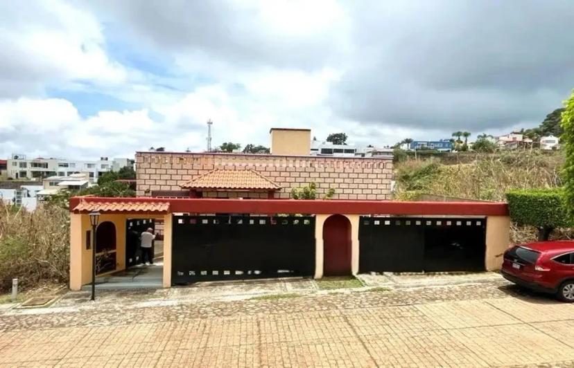 Foto 0 de Casa en venta en Lomas de Tzompantle, Cuernavaca, Morelos | Id mx25-hm10060