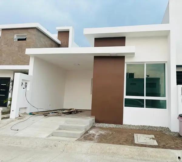 CASA UNA PLANTA, FRACC. TOSCANA, SEGURIDAD 24 H, ÁREAS VERDES, PLAZA COMERCIAL, ZONA SUR.