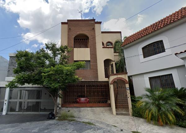 Casa en Fracc. Pedregal de La Silla Tercer Sector Monterrey Nuevo León.