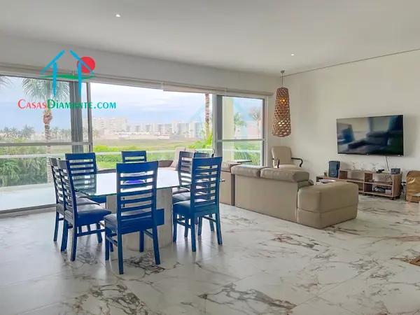 Departamento en condominio con club de playa. Con terraza y bodega para almacenamiento extra