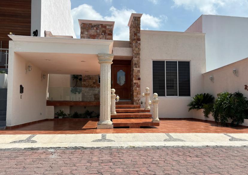 Foto 0 de Casa en venta en Cumbres del Cimatario, Querétaro - 2 recámaras, jardín y más | Id nn-lu1000120