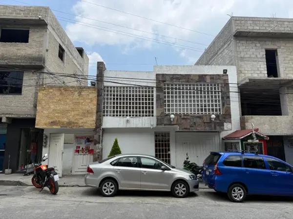 Casa en Venta para Inversión en San José de los Leones, Naucalpan
