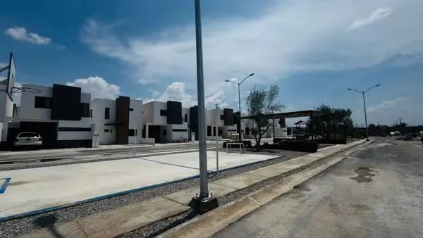 CASA EN VENTA EN FRACC. LAS PUESRTAS RESIDENCIAL MODELO ENCINO