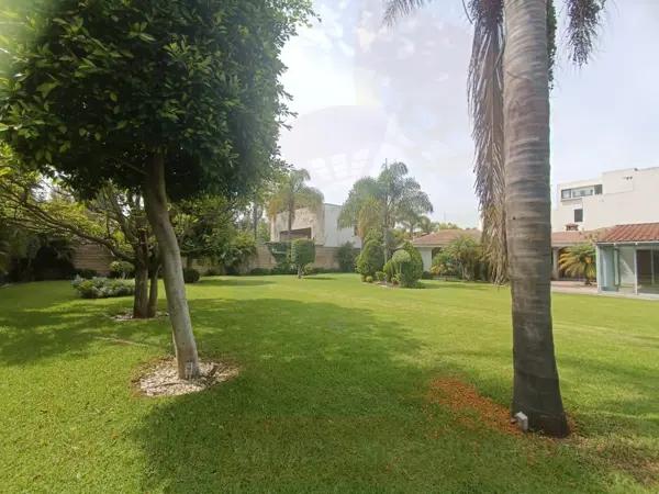 Venta de propiedad a precio de terreno en Residencial San Martinito.