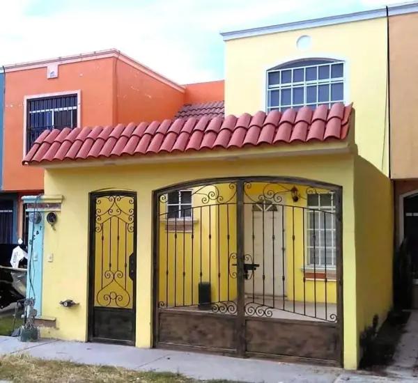 Casa en venta en Villa Fontana, San Pedro Tlaquepaque con 3 recámaras y cocina integral