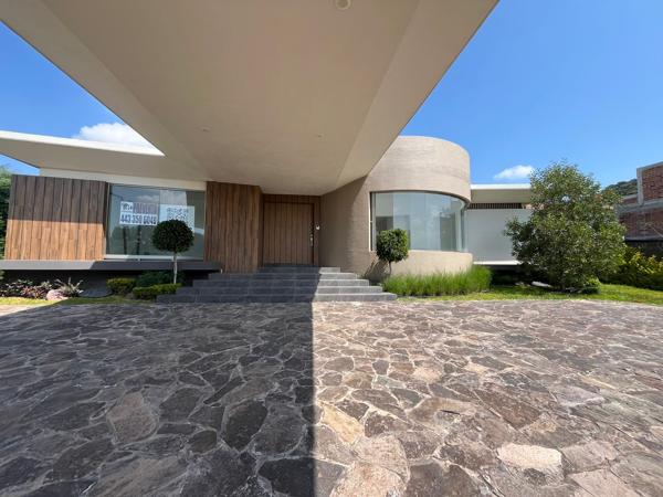 HERMOSA RESIDENCIA DENTRO DEL CLUB DE GOLF TRES MARÍAS, MORELIA