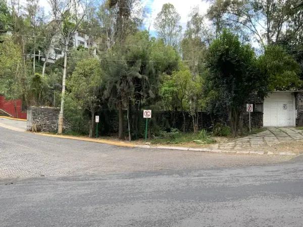 Casa en San Lucas Xochimanca, Xochimilco - Espaciosa Propiedad Habitacional en Venta