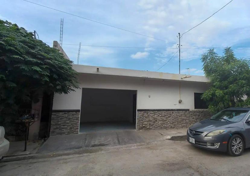Foto 0 de Casa de una planta recién remodelada con amplio jardín en Col. Lázaro Cardenas, Torreón | Id nn-rj1000138