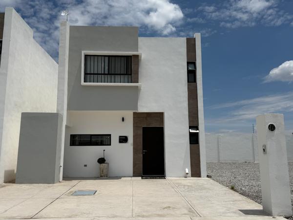 Casa en Venta en Fracc. Paseo Áurea, cercano a Senderos y TSM