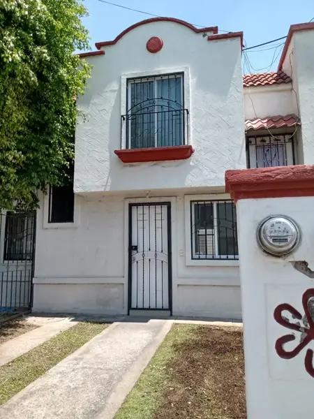CASA en RENTA en el Fraccionamiento Jardines de Miraflores, Tlaquepaque