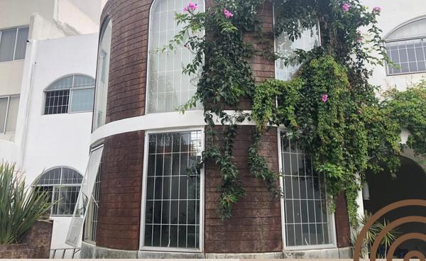 Casa en Venta en Santa Cruz Buenavista, Puebla - Amplia y Estratégica Ubicación