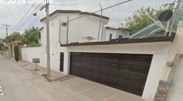 SE VENDE CASA EN CENTRO DE LERDO