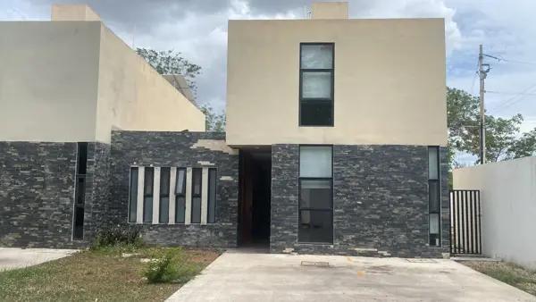 | Cómoda casa ubicada en privada Petra |