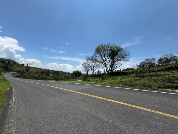 TERRENO EN VENTA A PIE DE CARRETERA EN ZINAPECUARO, MICHOACÁN