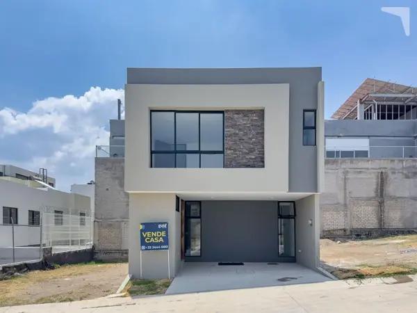 Casa 64 en venta en coto Cerezos de Capital Norte