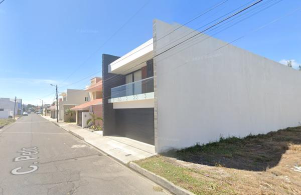CASA EN VENTA EN COSTA DE ORO-VER