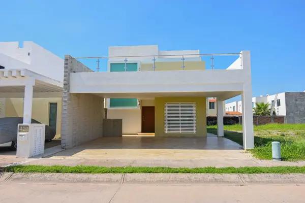 CASA CON RECÁMARA EN PLANTA BAJA EN MARINA KELLY