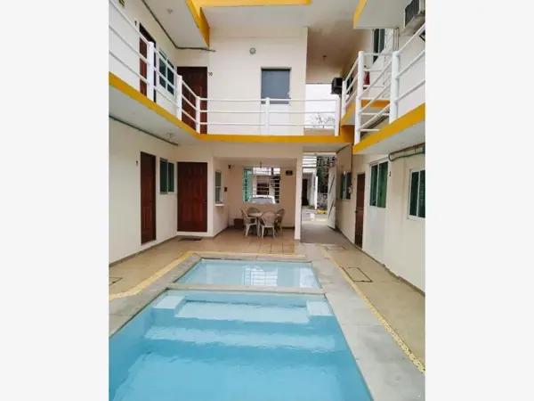 Edificio Comercial en Venta en Boca del Río, Veracruz con Alberca