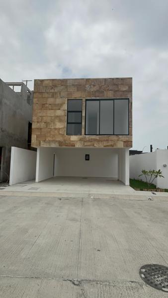 CASA EN VENTA EN PUNTO LOMAS