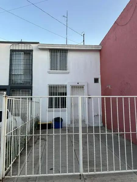 Casa en venta en Av. Torremolinos Casa en venta en Av. Torremolinos