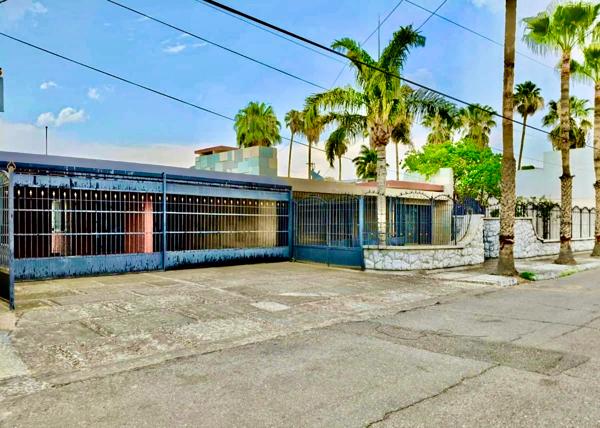 SE VENDE CASA EN LA COL. NAVARRO SE VENDE CASA EN LA COL. NAVARRO