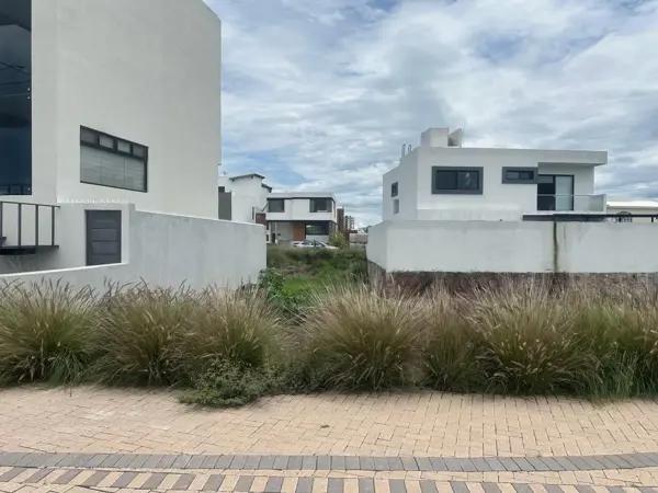 Terreno en venta en Hacienda Carlota, Privada Borbón