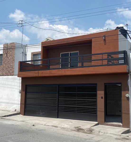 AMPLIA CASA EN VENTA AL ORIENTE DE SALTILLO