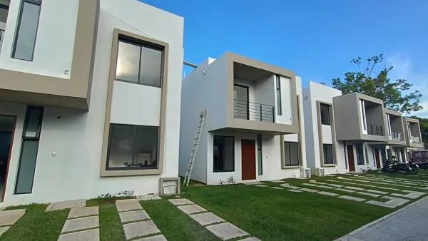 CASA CON ALBERCA EN CONDOMINIO, SOLO 15 CASAS