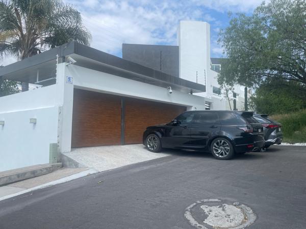 Casa en venta con alberca en Vista Real, Querétaro Casa en venta con alberca en Vista Real, Querétaro